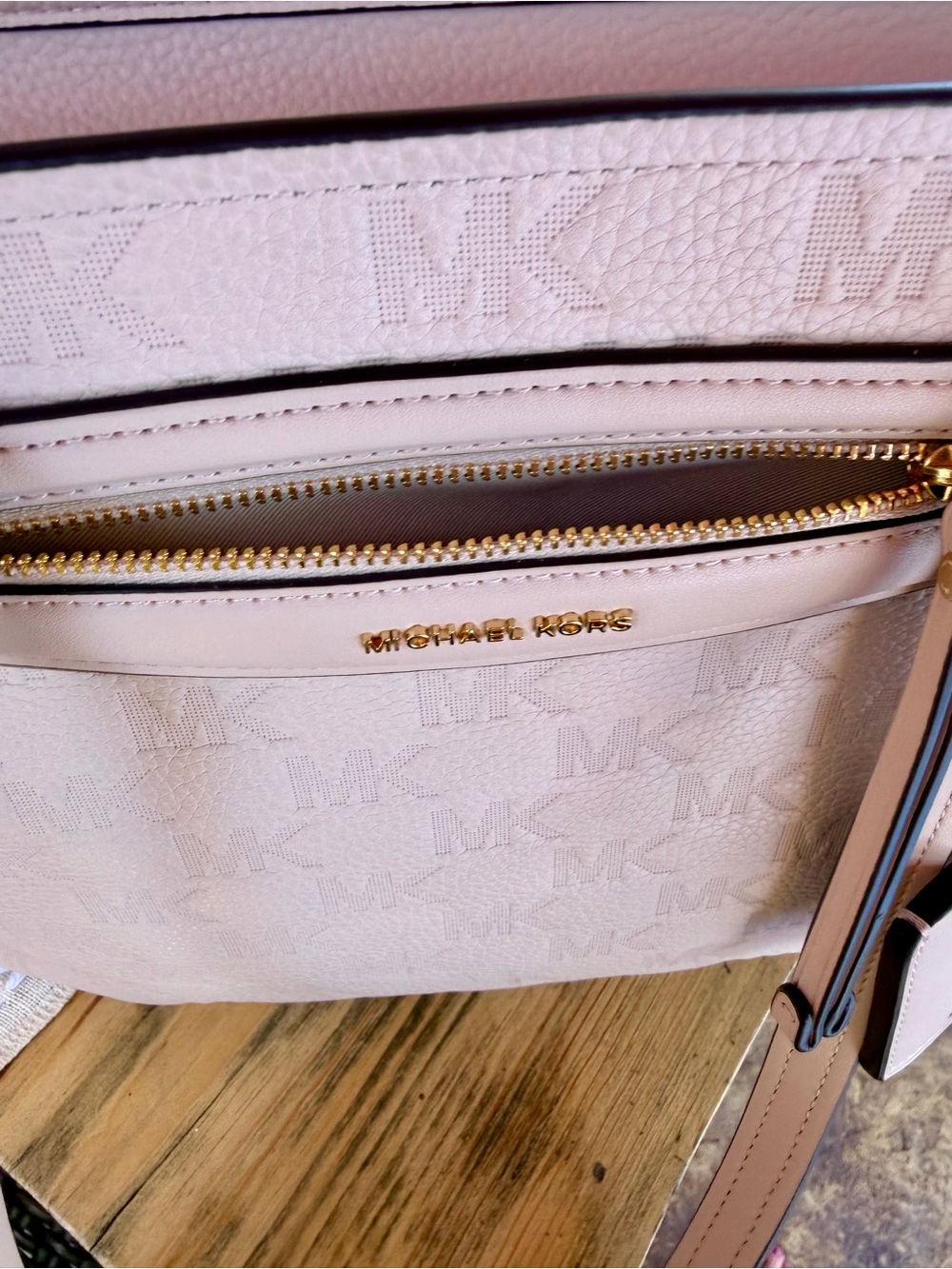 Michael Kors Light Pink Quilted Tote with Gold-Tone Accents - Picture 5 of 12